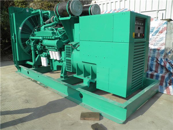 安多出租发电机 发电机组厂家：柴油发电机组的控制屏的作用是什么？