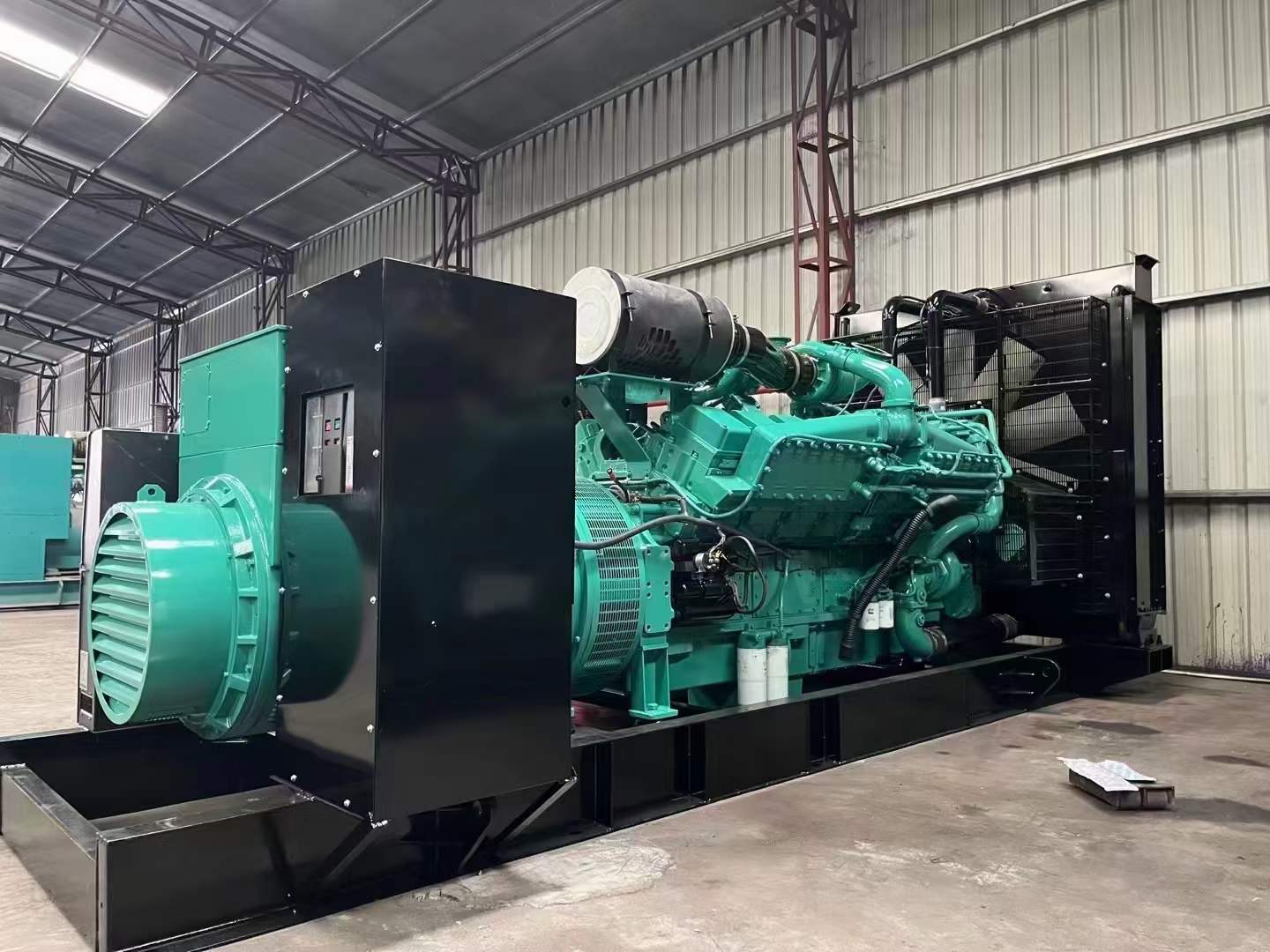 安多如何降低 800kW 柴油发电机输出电流的波动？