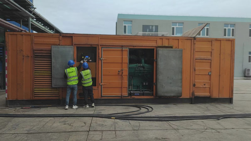 安多如何检查柴油发电机组的机油油位？